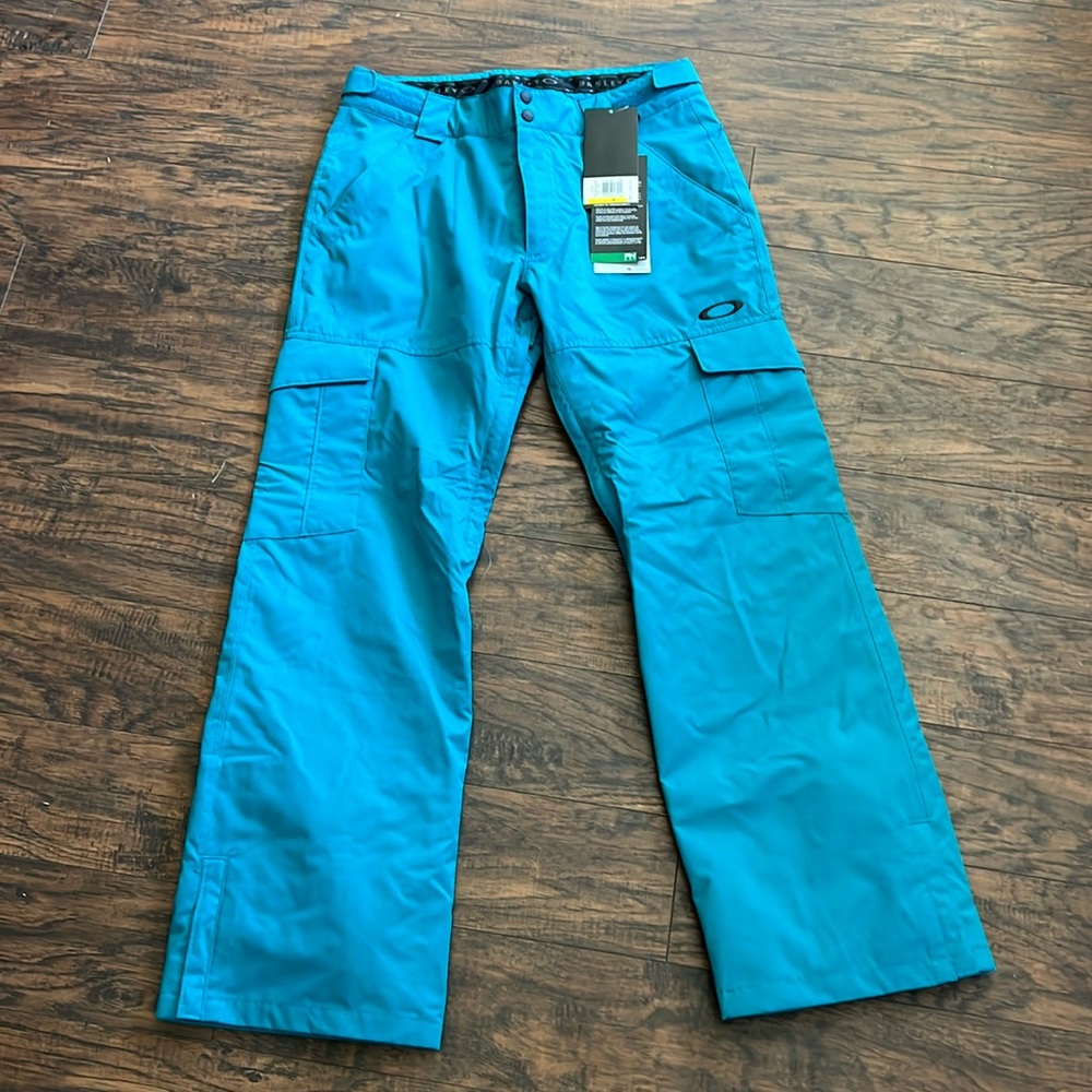 NWT Oakley snowboarding pants